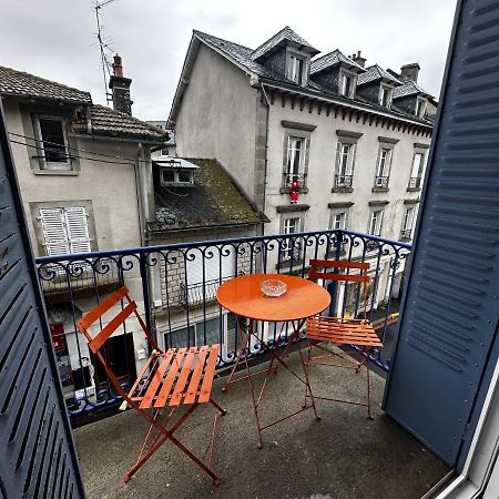 Belle Maison De Ville Au Coeur Du Village De Montagne Vic-sur-Cère Eksteriør bilde