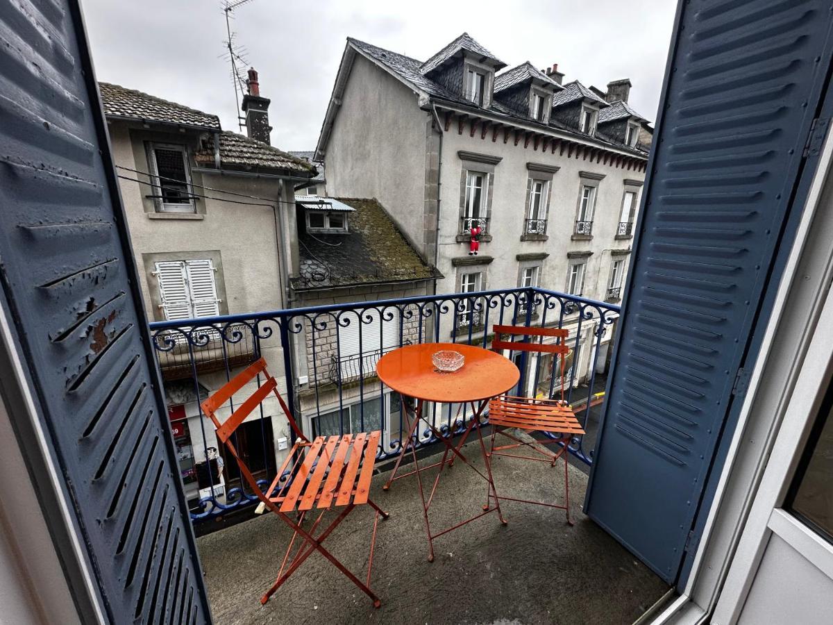 Belle Maison De Ville Au Coeur Du Village De Montagne Vic-sur-Cère Eksteriør bilde