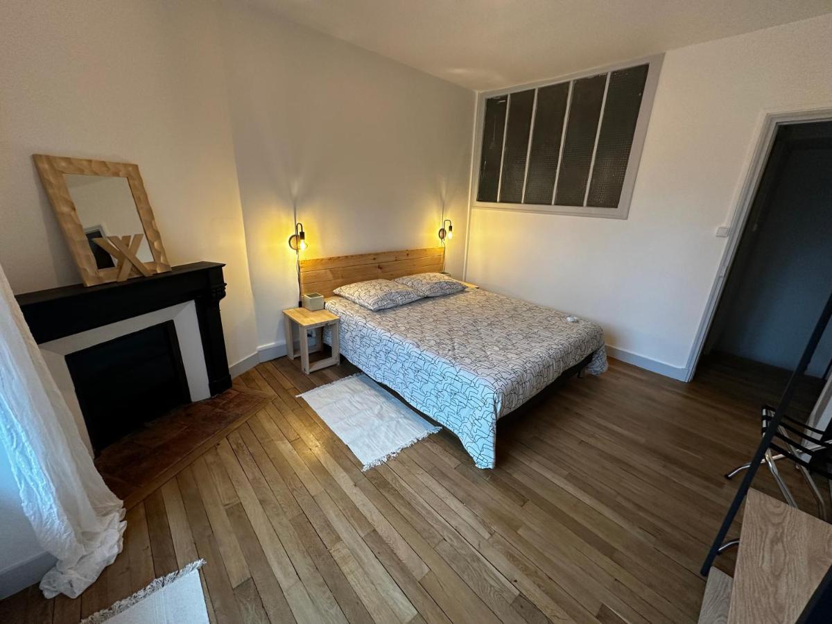 Belle Maison De Ville Au Coeur Du Village De Montagne Vic-sur-Cère Eksteriør bilde
