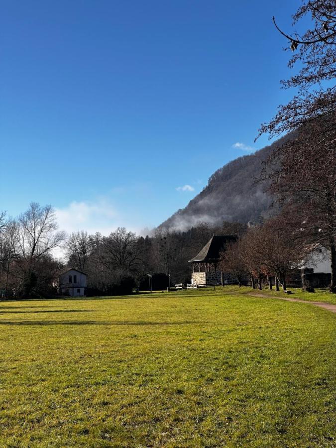 Belle Maison De Ville Au Coeur Du Village De Montagne Vic-sur-Cère Eksteriør bilde